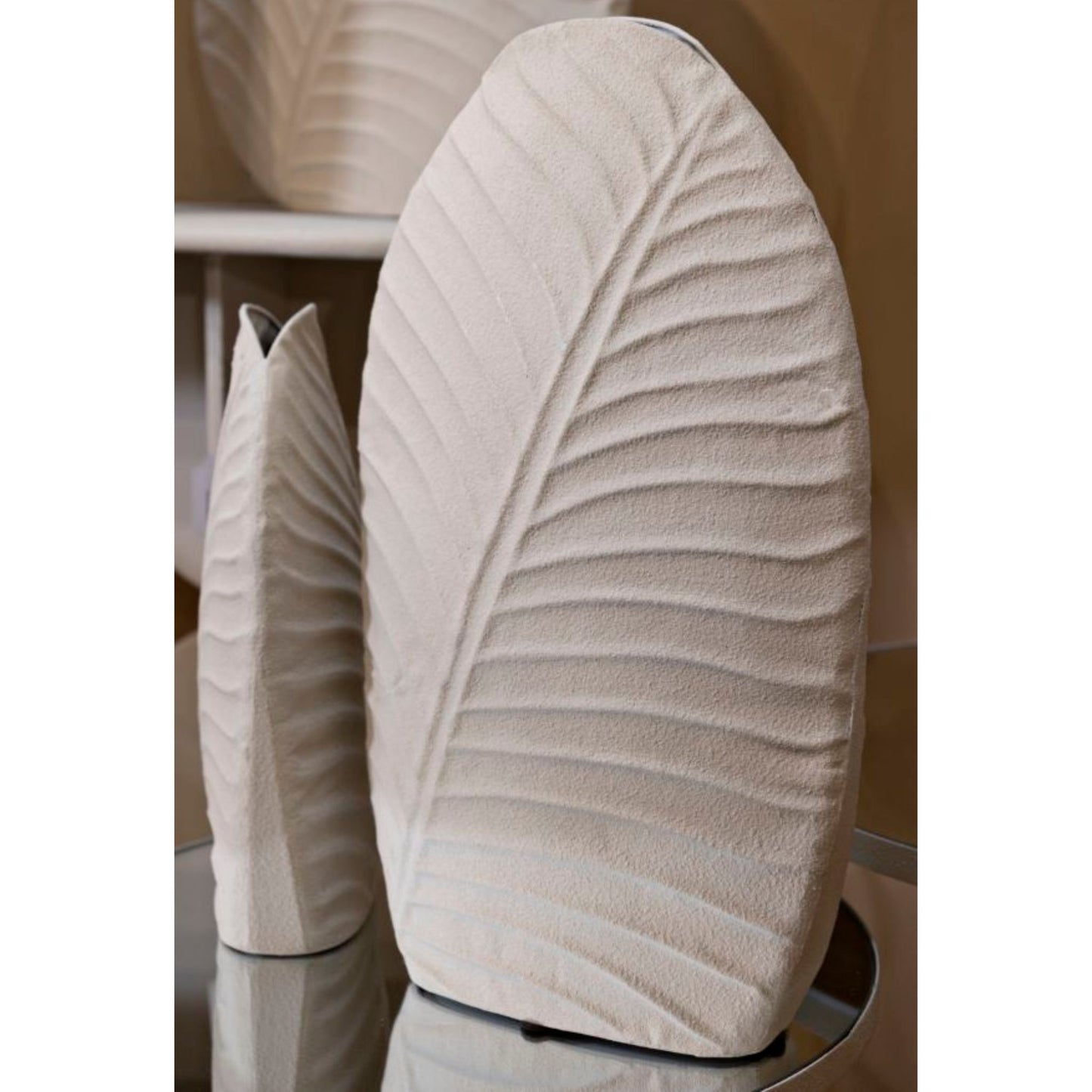 Vaso Dune Tall 26x11x41 cm – Vaso Decorativo Verticale con Texture a Onde