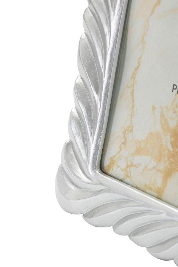 Cornice Carvy 21,3x26,3 cm in Resina Decorata – Interno 15x20 cm